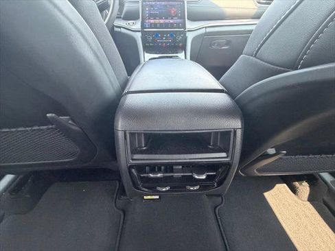 Certified 2023 Jeep Grand Cherokee Limited w/ Luxury Tech Group II AWD/4WD image 39