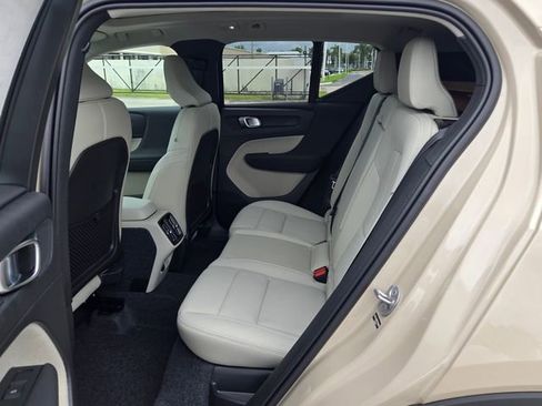 New 2026 Volvo XC40 B5 Plus AWD/4WD image 15