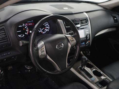 Used 2014 Nissan Altima 2.5 SL w/ Moonroof Package FWD image 19