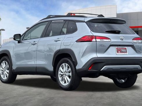 Certified 2025 Toyota Corolla Cross LE image 7