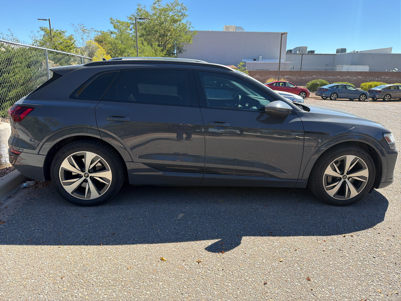Used 2024 Audi Q8 e-tron Premium AWD/4WD image 23