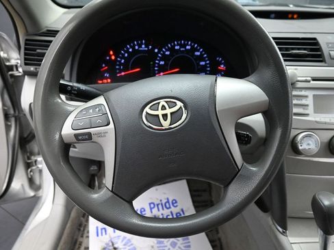 Used 2011 Toyota Camry FWD image 28