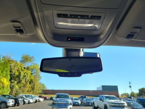 Used 2022 GMC Canyon Denali image 12