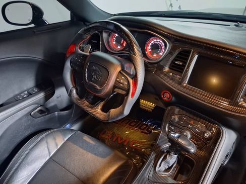 Used 2015 Dodge Challenger SRT Hellcat RWD image 14