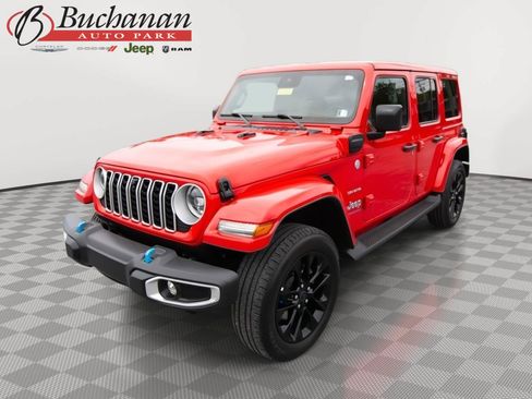 Used 2024 Jeep Wrangler Unlimited Sahara w/ Technology Group AWD/4WD image 1