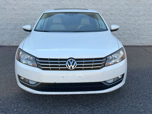 Used 2012 Volkswagen Passat TDI SE FWD image 2