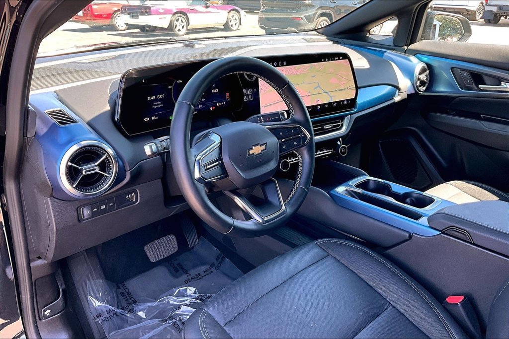 Used 2024 Chevrolet Equinox EV LT FWD image 18