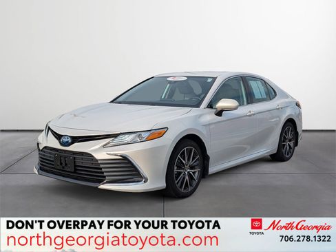 Used 2023 Toyota Camry XLE image 1