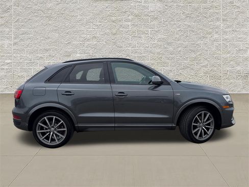 Used 2018 Audi Q3 2.0T Premium Plus w/ Premium Plus Package AWD/4WD image 8
