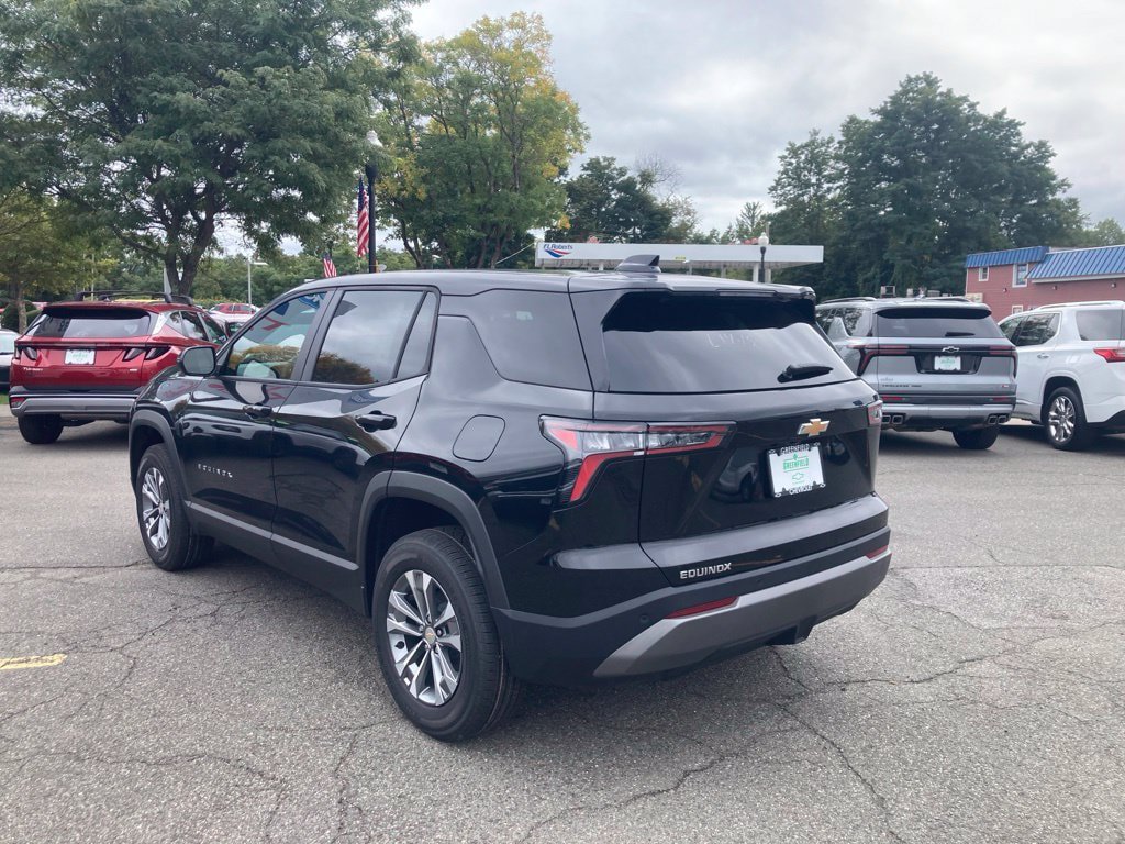 New 2027 Chevrolet Equinox LT w/ Convenience Package II FWD image 28