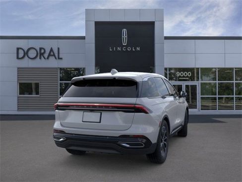 New 2026 Lincoln Nautilus Premier image 8