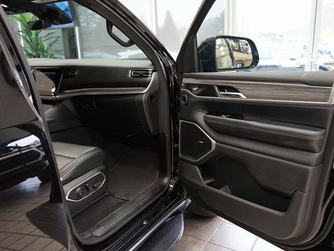 Used 2024 Jeep Wagoneer Series II w/ Flexible Seating Group image 46