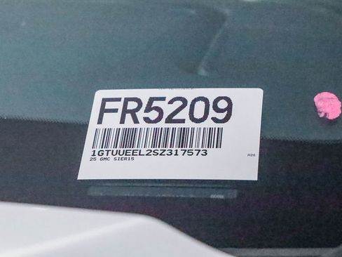 Used 2025 GMC Sierra 1500 AT4 image 27