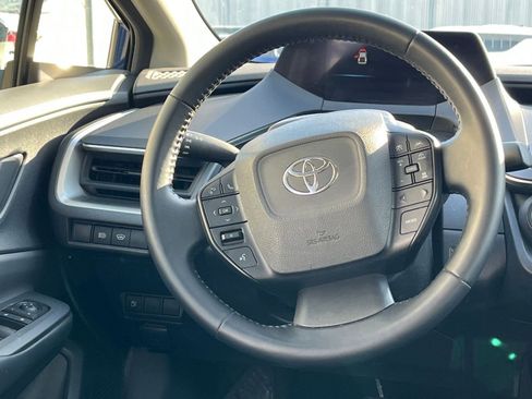 Used 2025 Toyota Prius LE image 27