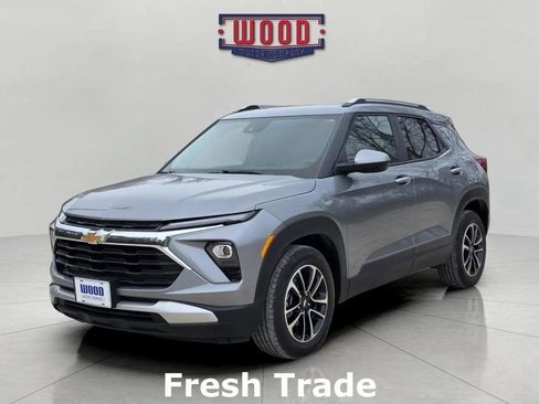 Used 2024 Chevrolet TrailBlazer LT w/ Driver Confidence Package image 3