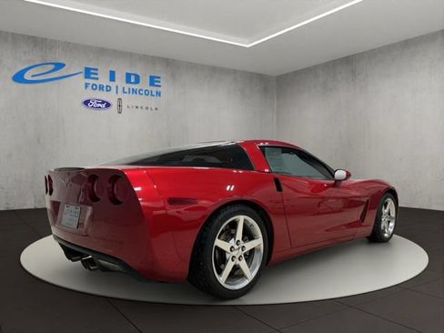 Used 2005 Chevrolet Corvette Coupe w/ Preferred Equipment Group RWD image 8