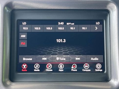 Used 2019 Dodge Challenger SXT image 30