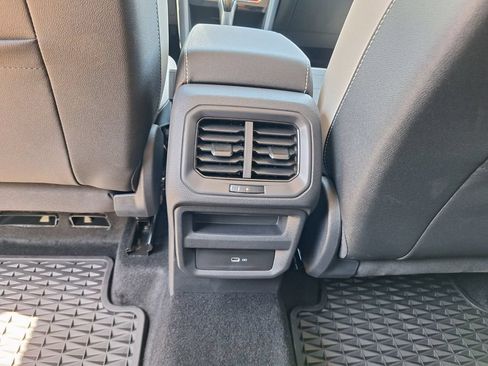 Certified 2025 Volkswagen Taos SE FWD image 12