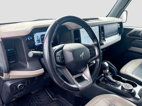 Used 2022 Ford Bronco Wildtrak image 9