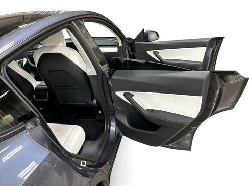 Certified 2022 Tesla Model Y Long Range AWD/4WD image 12