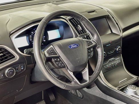 Used 2019 Ford Edge SEL w/ Equipment Group 201A FWD image 18