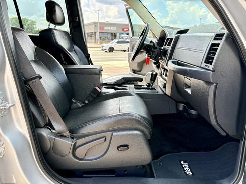 Used 2012 Jeep Liberty Sport AWD/4WD image 29
