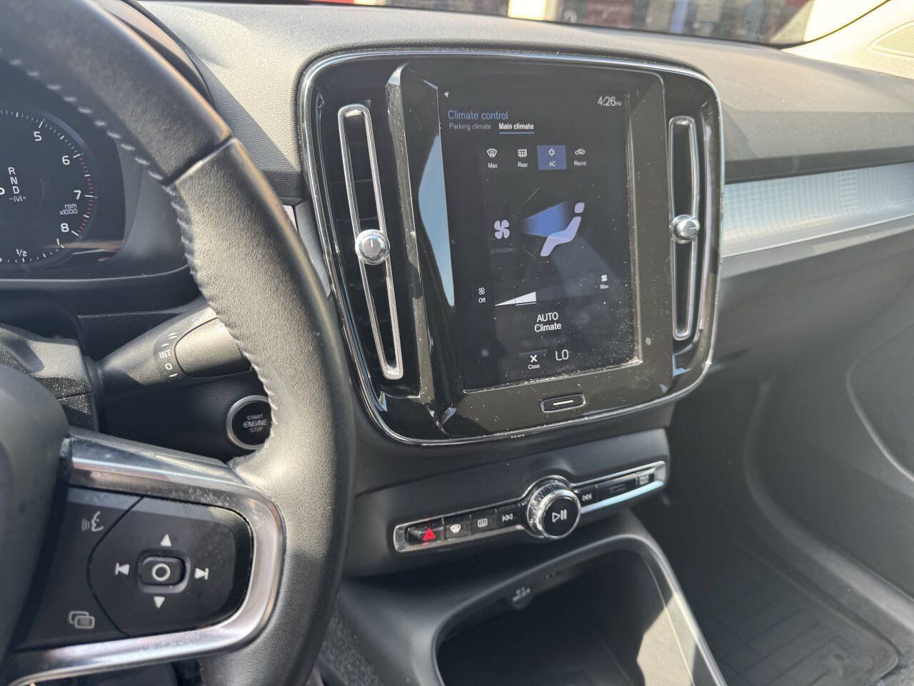 Used 2020 Volvo XC40 T5 Momentum AWD/4WD image 25