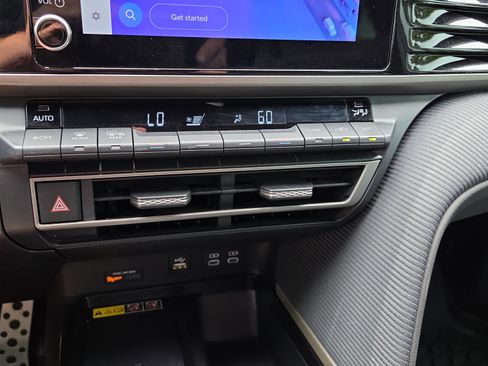 Certified 2025 Toyota Camry SE w/ Convenience Package FWD image 22