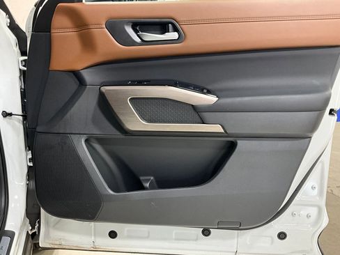 Used 2024 Nissan Pathfinder Platinum w/ Cargo Package image 21