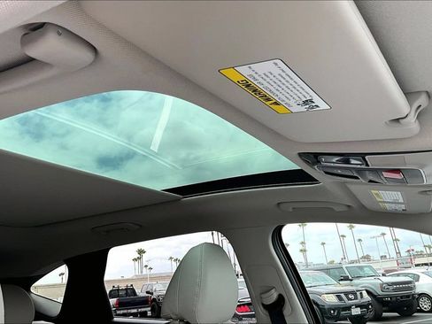 Certified 2024 Hyundai Tucson Limited AWD/4WD image 12