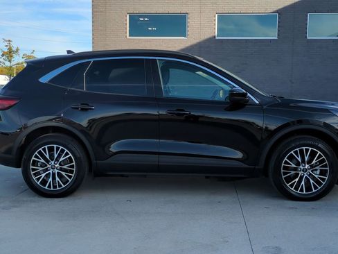 Used 2023 Ford Escape SE image 8