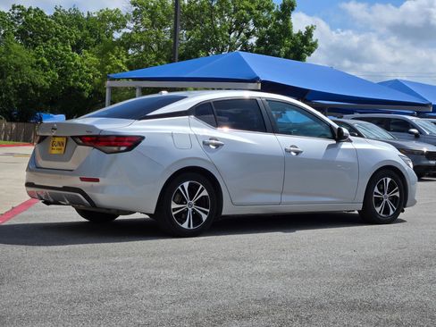Used 2022 Nissan Sentra SV FWD image 3