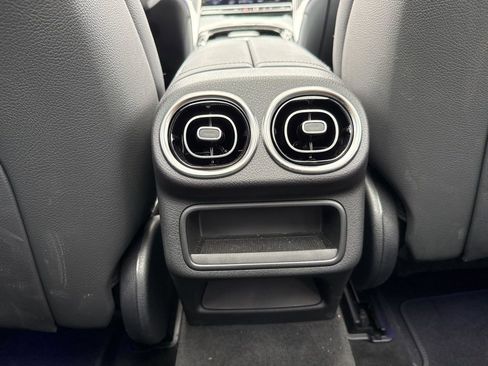 Certified 2025 Mercedes-Benz GLC 300 4MATIC image 18