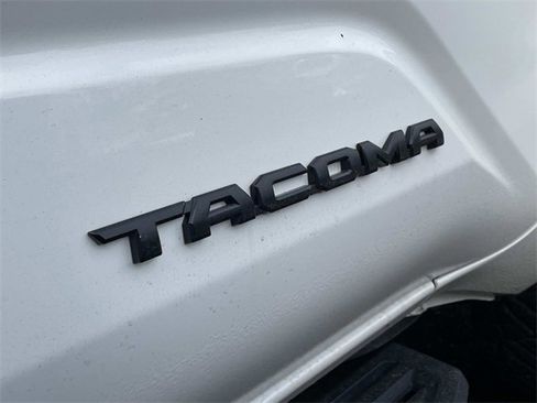 Used 2025 Toyota Tacoma TRD Off-Road image 11