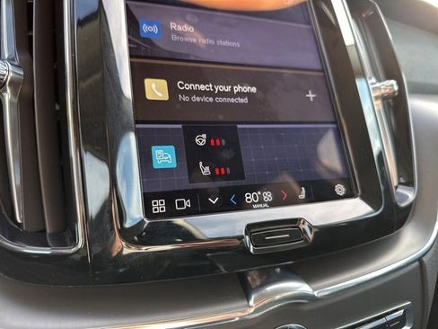 Certified 2025 Volvo XC60 B5 Core image 30