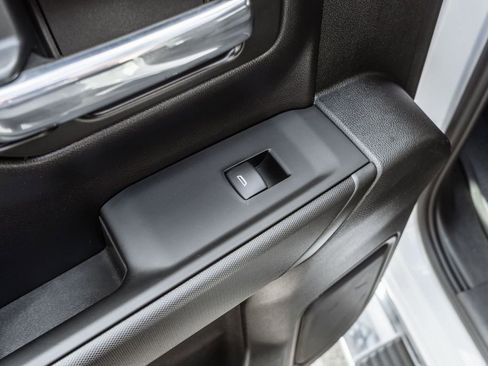 Used 2023 Chevrolet Silverado 1500 Custom image 30