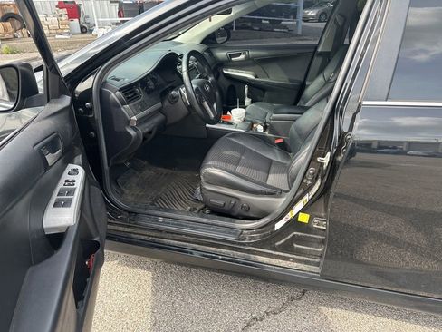 Used 2014 Toyota Camry SE FWD image 8