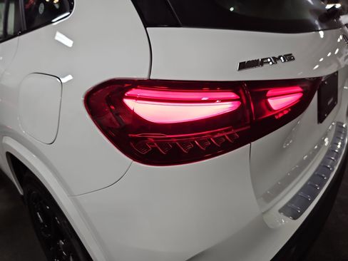 Certified 2025 Mercedes-Benz GLA 35 AMG 4MATIC image 37