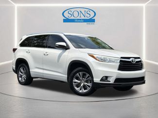 Used 2015 Toyota Highlander XLE FWD video 1