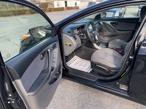 Used 2013 Hyundai Elantra GLS image 11