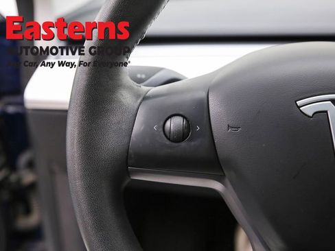 Used 2020 Tesla Model 3 Standard Range Plus image 15