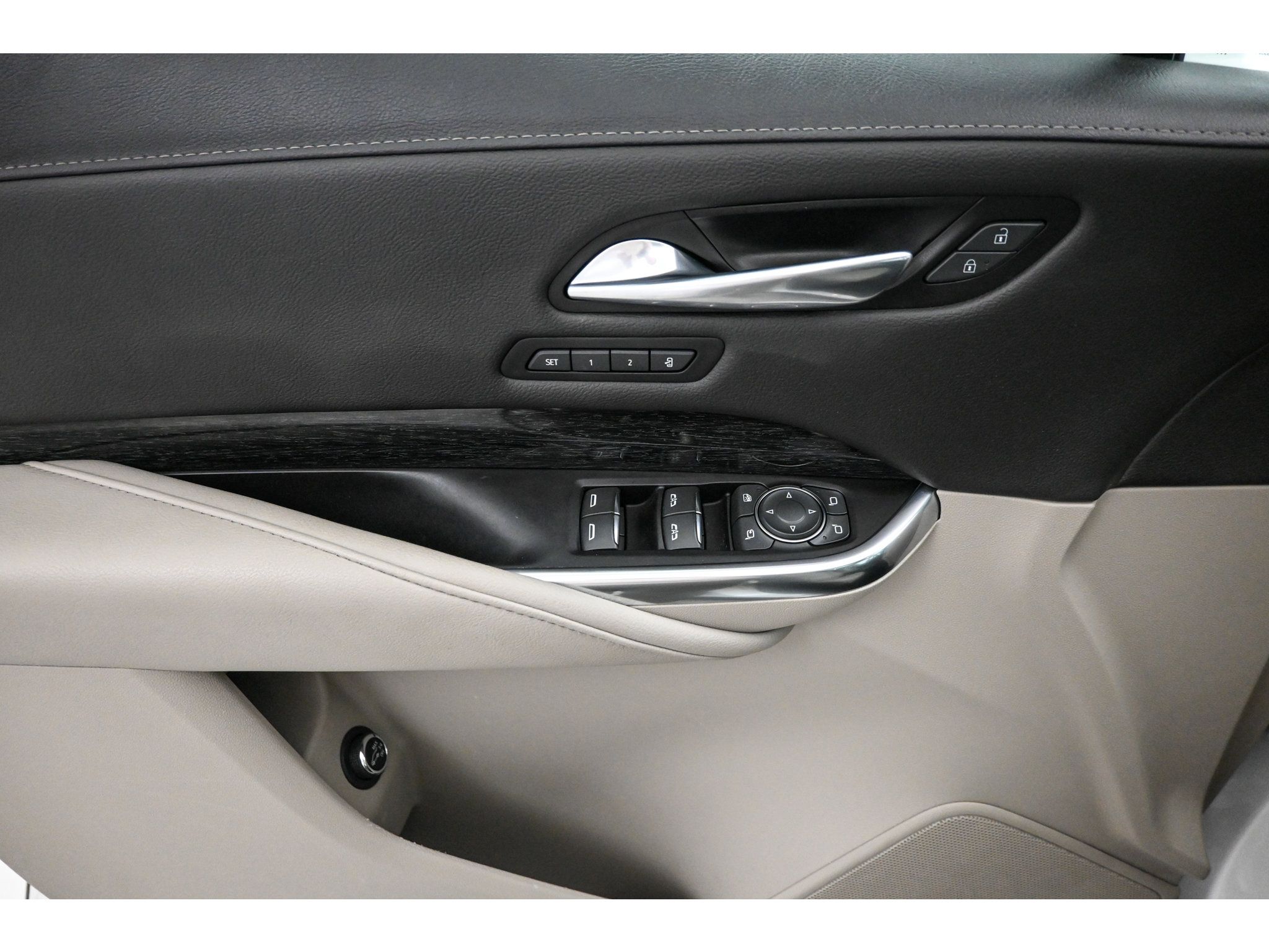 Used 2023 Cadillac XT4 Premium Luxury w/ Cold Weather Package FWD image 30