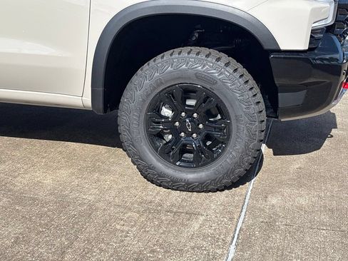 New 2026 Chevrolet Silverado 1500 ZR2 w/ LPO, Dark Essentials Package AWD/4WD image 8