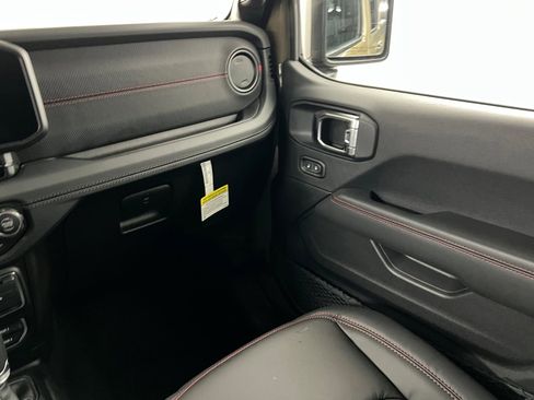 New 2025 Jeep Gladiator Rubicon AWD/4WD image 10