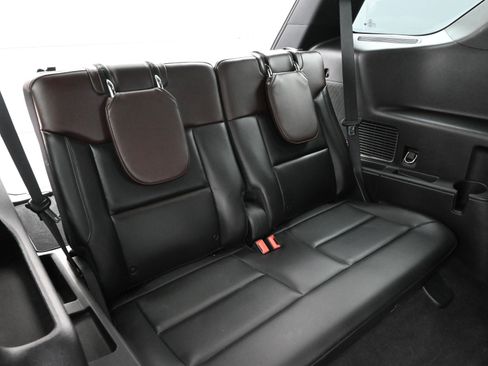 Used 2020 Ford Explorer Platinum w/ Premium Technology Package image 27