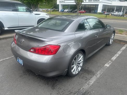 Used 2009 INFINITI G37 Convertible w/ Premium Pkg RWD image 4