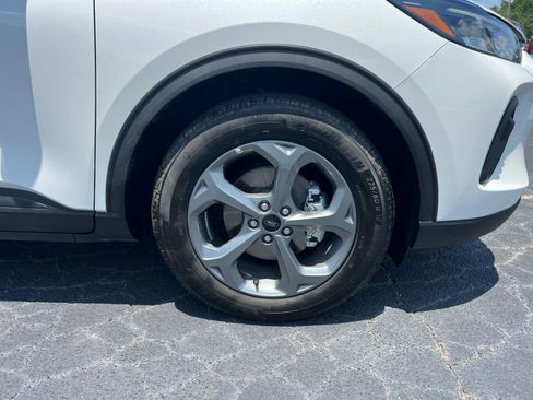New 2025 Ford Escape ST-Line w/ Tech Pack #1 FWD image 11