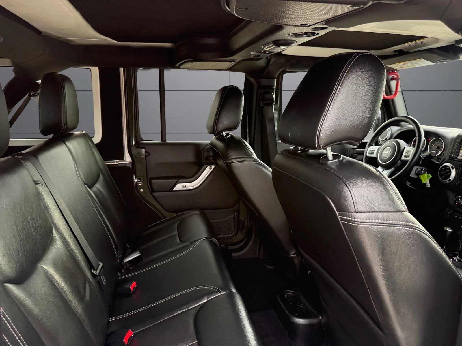 Used 2015 Jeep Wrangler Unlimited Rubicon AWD/4WD image 21