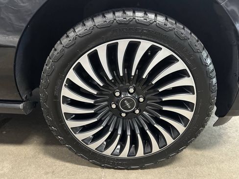 Used 2020 Lincoln Navigator L Black Label w/ Cargo Convenience Package AWD/4WD image 21