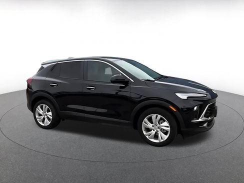 Used 2025 Buick Encore GX Preferred FWD image 2